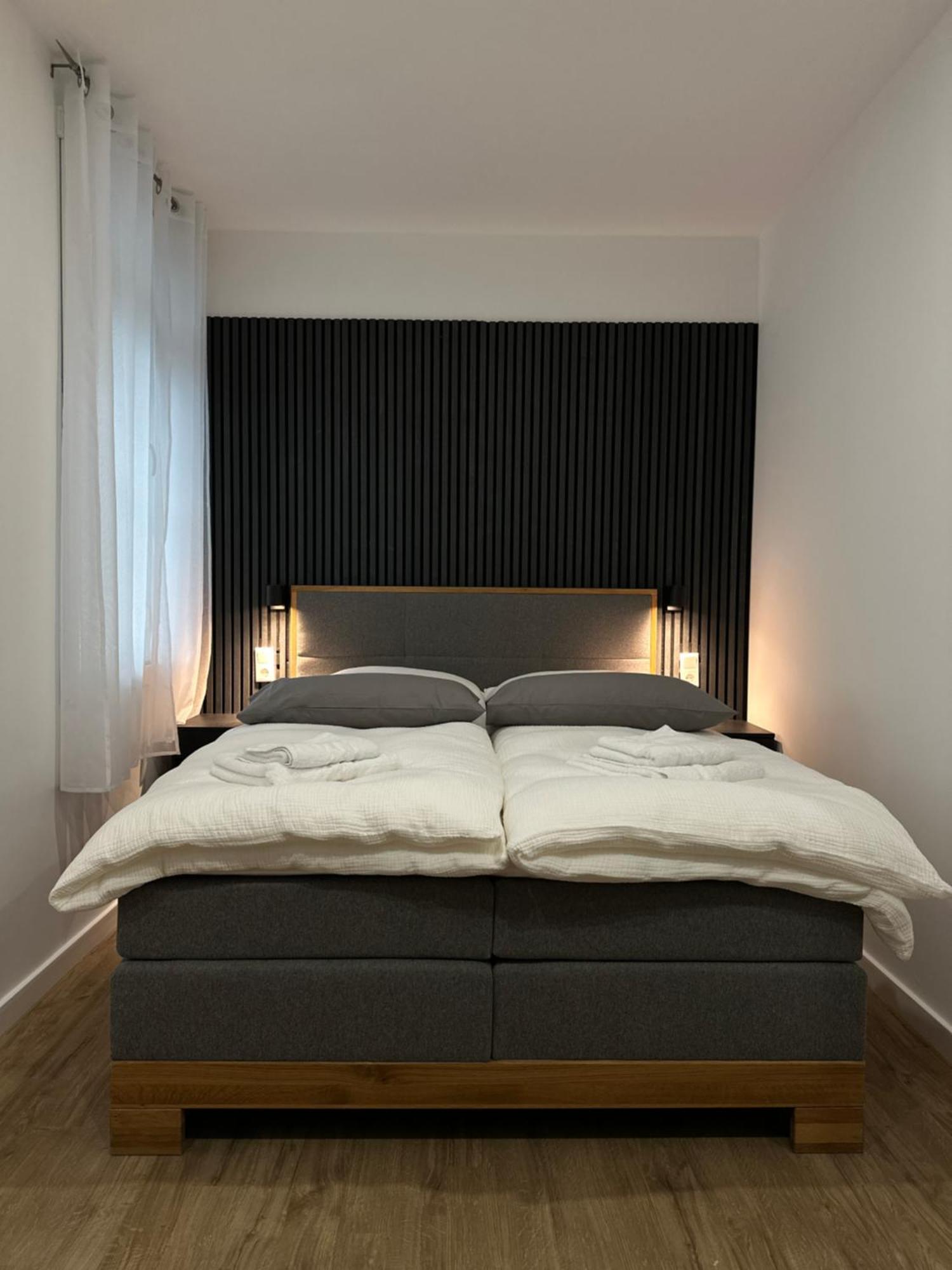 Toka Rooms - An Der Regiobahn Метман Екстериор снимка