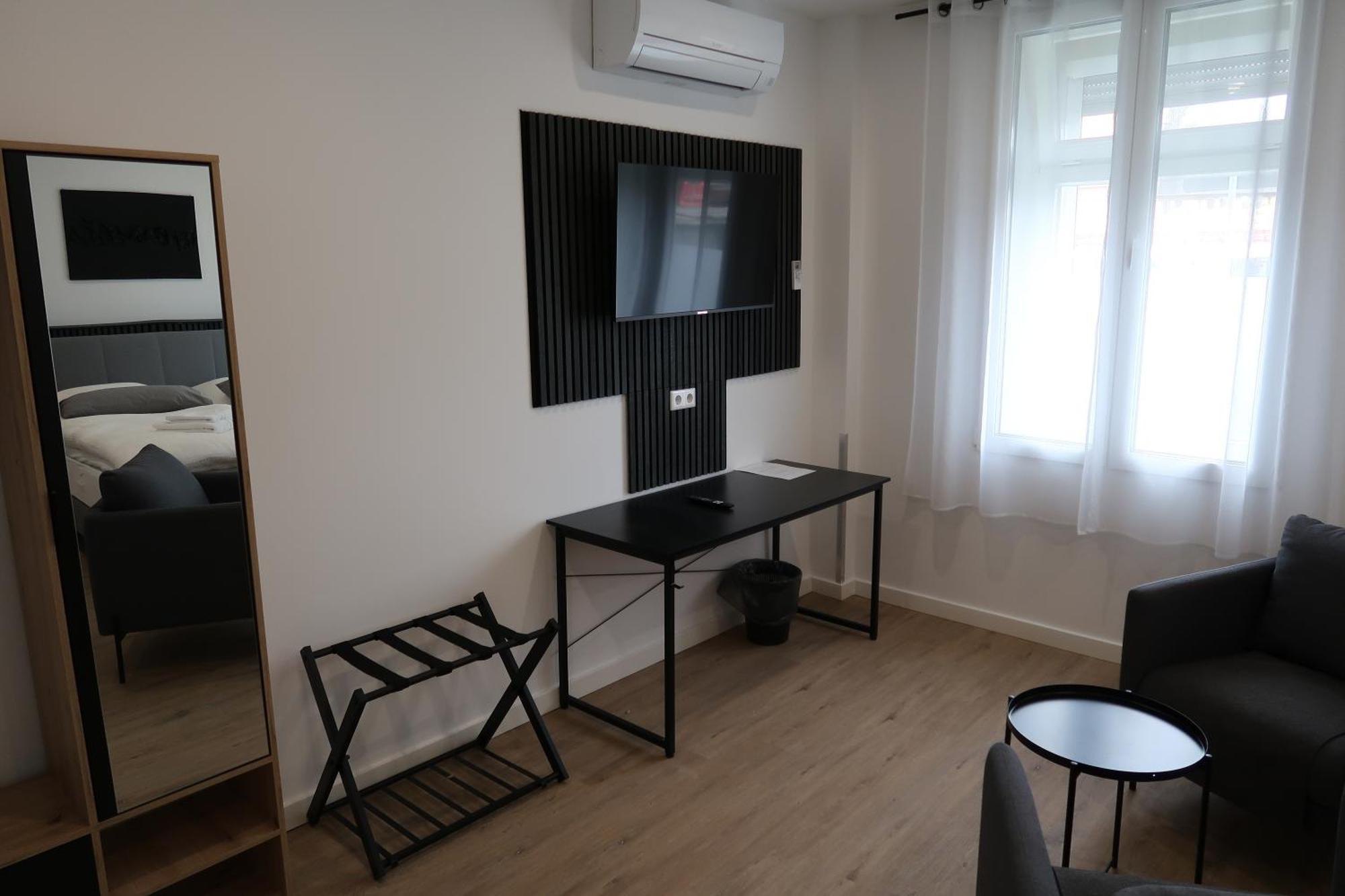 Toka Rooms - An Der Regiobahn Метман Екстериор снимка